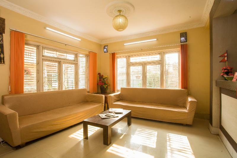 Oyo 145 Sirahali Khusbu Hotel &Lodge Kathmandu Exterior photo